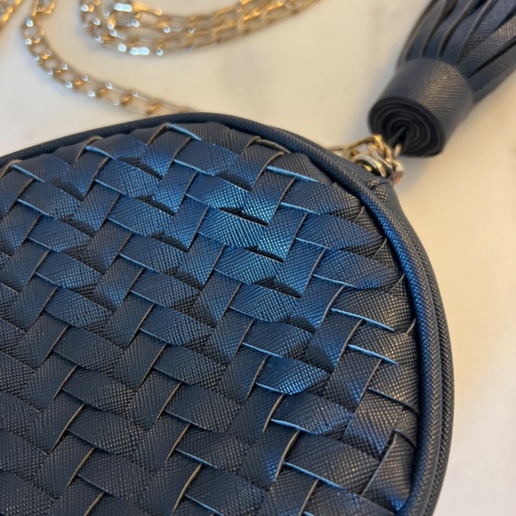 Deux Lux _ navy braided crossbody bag with gold chain + tassel. - Picture 6 of 6